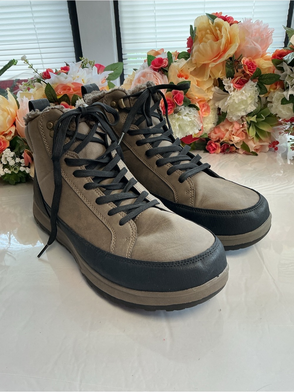 Weatherproof Logjam Men’s Brown Faux Fur Winter Sneaker Boots Size 13M